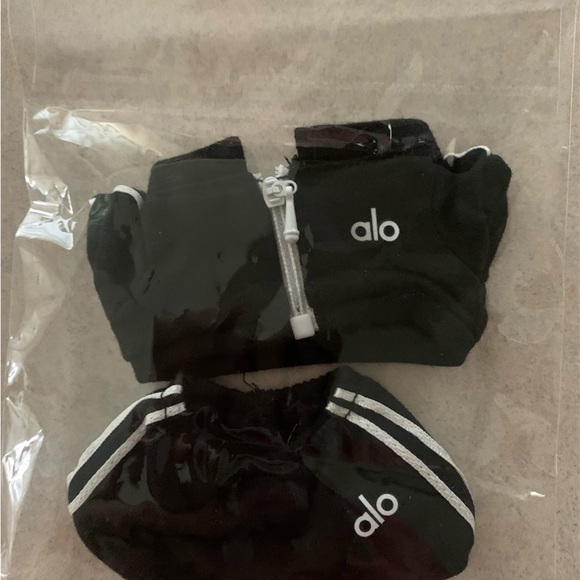 LABUBU ALO Yoga Black Outfit (2 Piece Set) - Picture 4 of 4